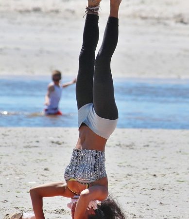 What is a habit of ineffective people ?